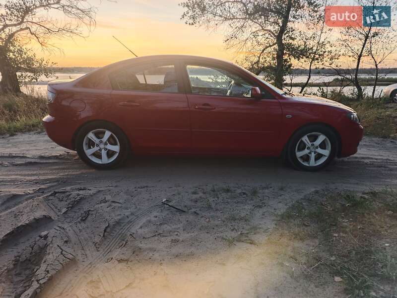 Седан Mazda 3 2005 в Днепре