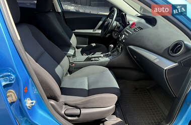 Седан Mazda 3 2011 в 