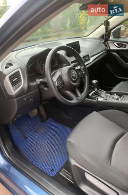 Седан Mazda 3 2017 в 