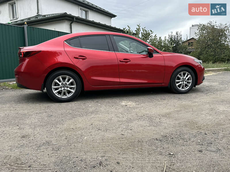 Седан Mazda 3 2014 в Киеве