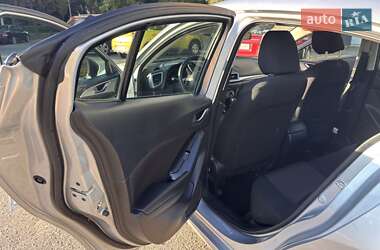 Седан Mazda 3 2016 в 