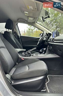Седан Mazda 3 2013 в 