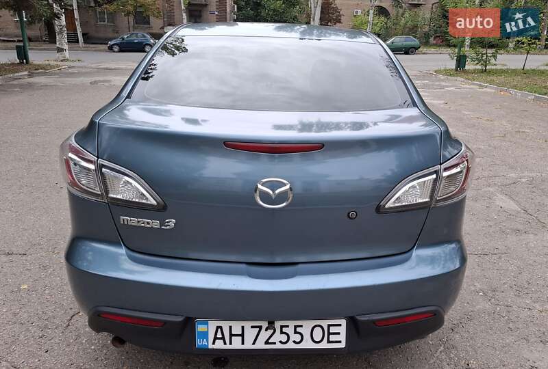 Седан Mazda 3 2010 в Запорожье