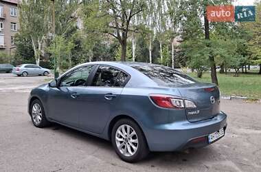 Седан Mazda 3 2010 в 