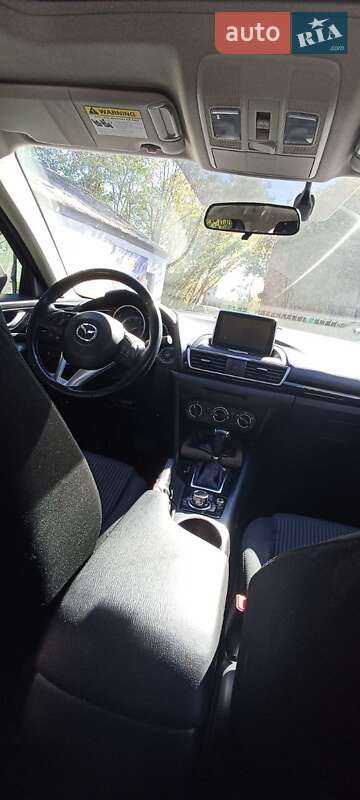 Седан Mazda 3 2015 в Южноукраинске