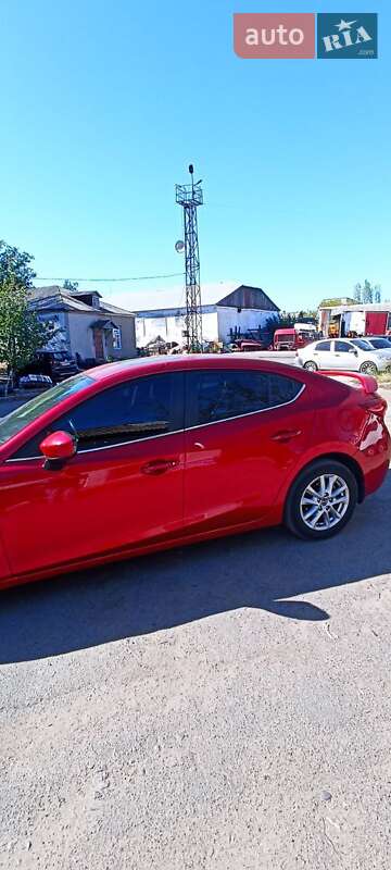 Седан Mazda 3 2015 в Южноукраинске