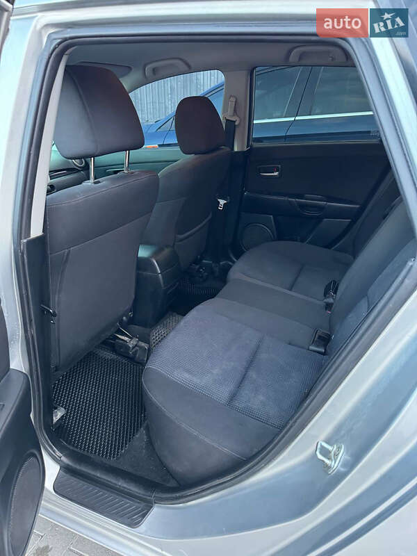 Хэтчбек Mazda 3 2004 в Шаргороде