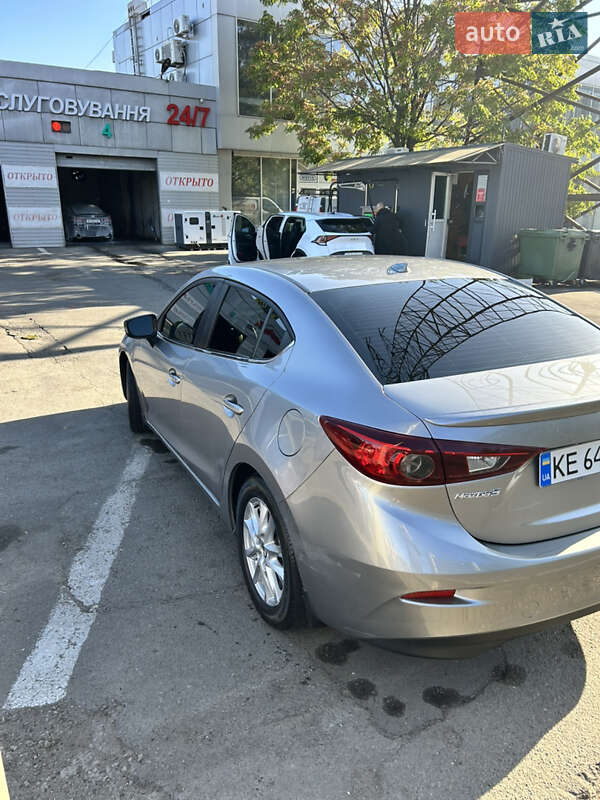 Седан Mazda 3 2014 в Днепре