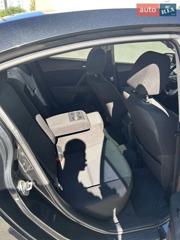 Седан Mazda 3 2011 в Харькове