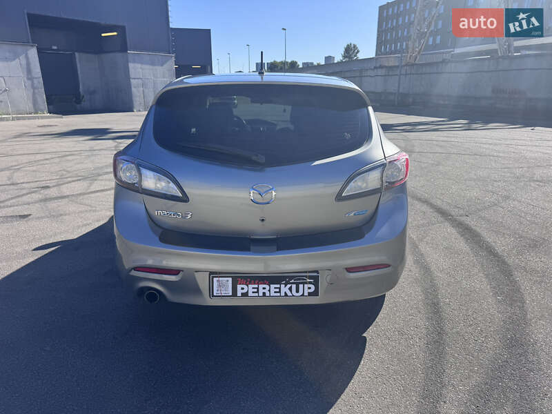 Хэтчбек Mazda 3 2011 в Киеве