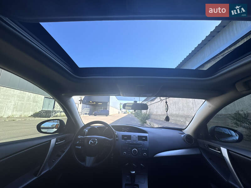 Хэтчбек Mazda 3 2011 в Киеве