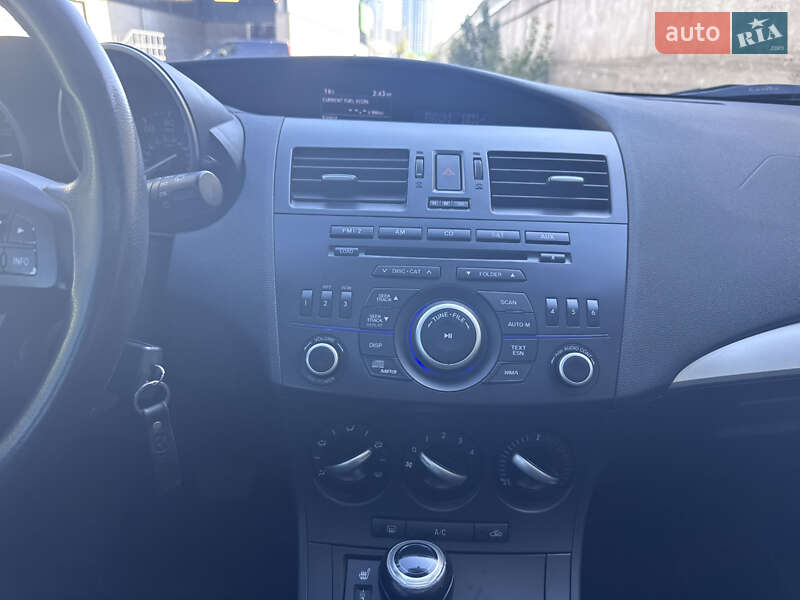Хэтчбек Mazda 3 2011 в Киеве