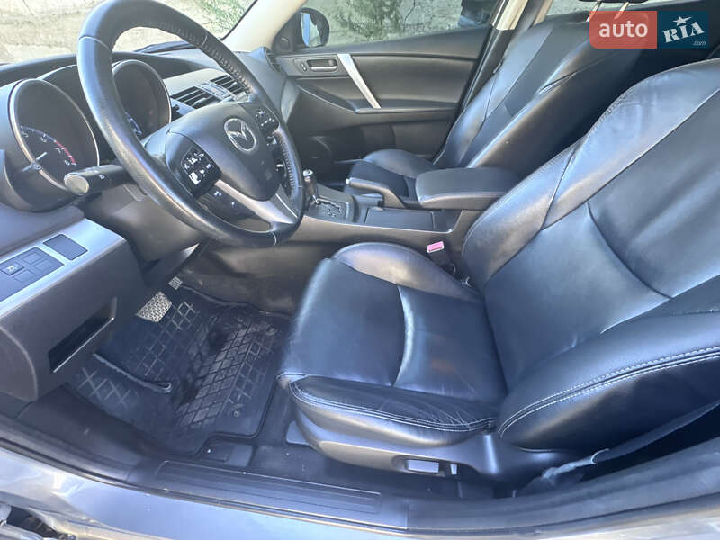 Хэтчбек Mazda 3 2011 в Киеве