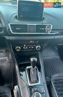 Седан Mazda 3 2015 в 