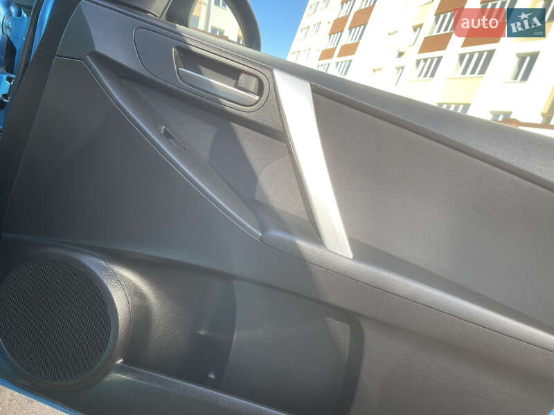 Хетчбек Mazda 3 2009 в Києві фото 29 Хетчбек Mazda 3 2009 в Києві