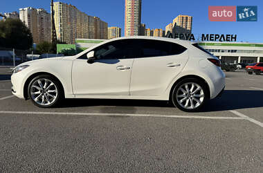 Хэтчбек Mazda 3 2015 в 