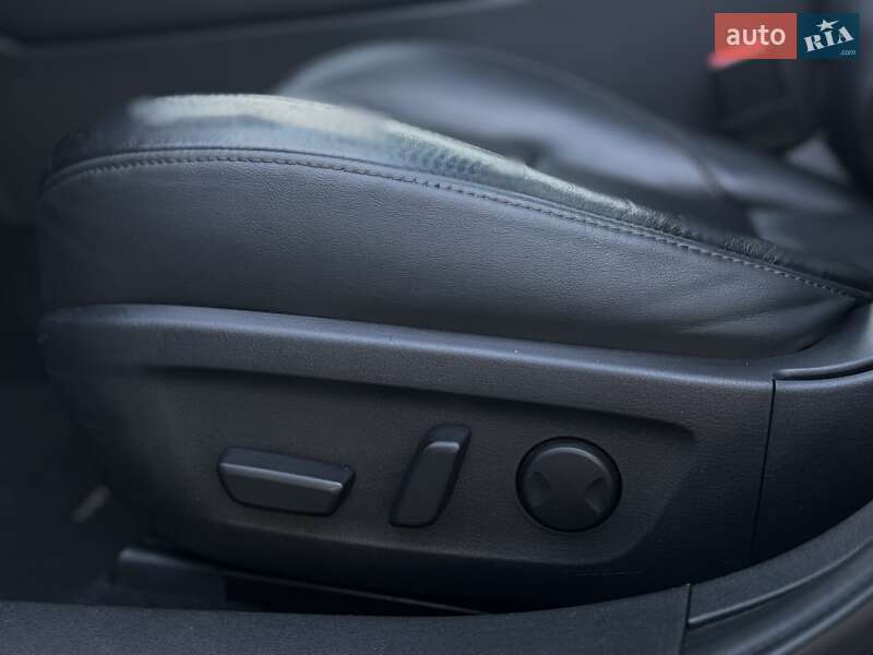 Седан Mazda 3 2019 в Киеве