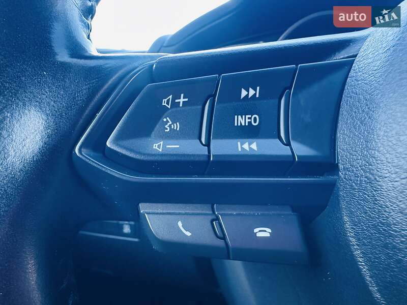Седан Mazda 3 2016 в Киеве