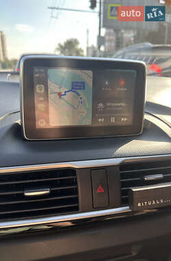 Седан Mazda 3 2016 в 