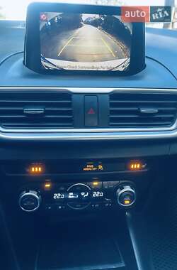 Седан Mazda 3 2017 в 