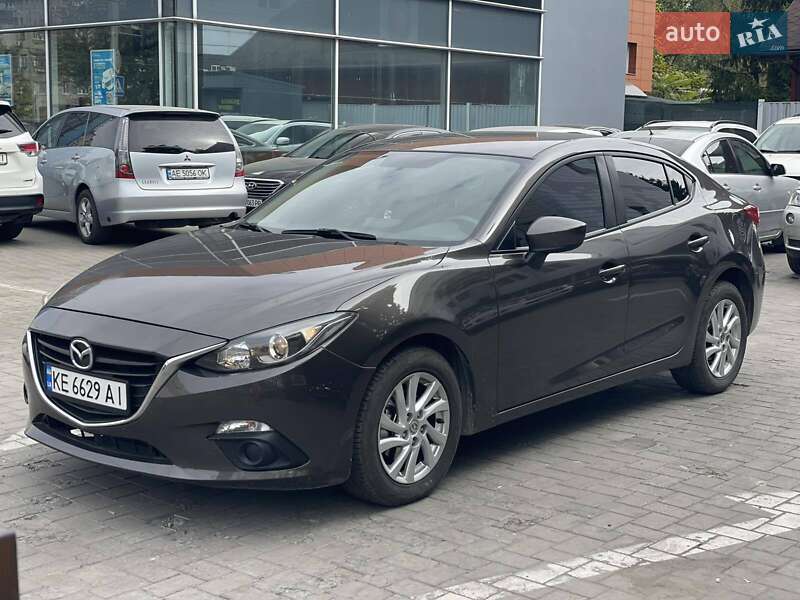 Седан Mazda 3 2013 в Днепре