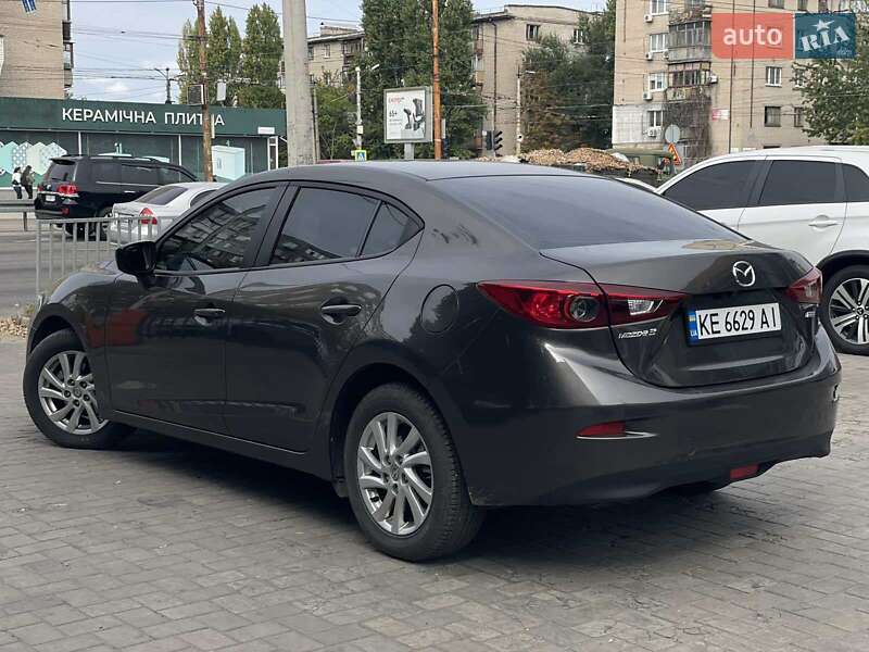 Седан Mazda 3 2013 в Днепре