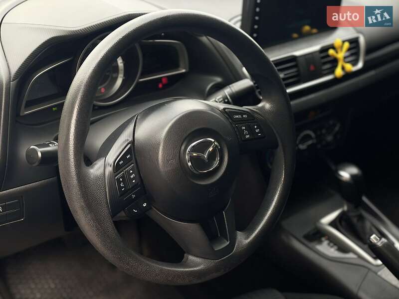 Седан Mazda 3 2013 в Днепре