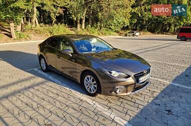 Седан Mazda 3 2016 в 