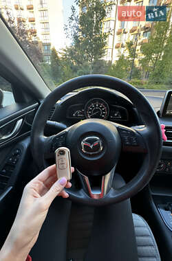 Хэтчбек Mazda 3 2015 в 