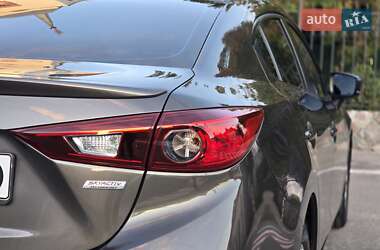 Седан Mazda 3 2017 в 