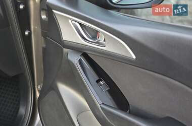 Седан Mazda 3 2017 в 