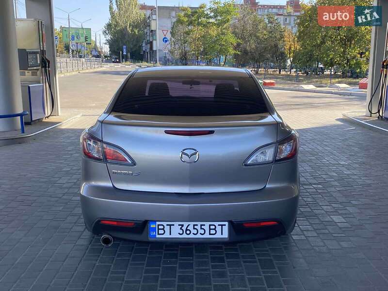 Седан Mazda 3 2010 в Николаеве