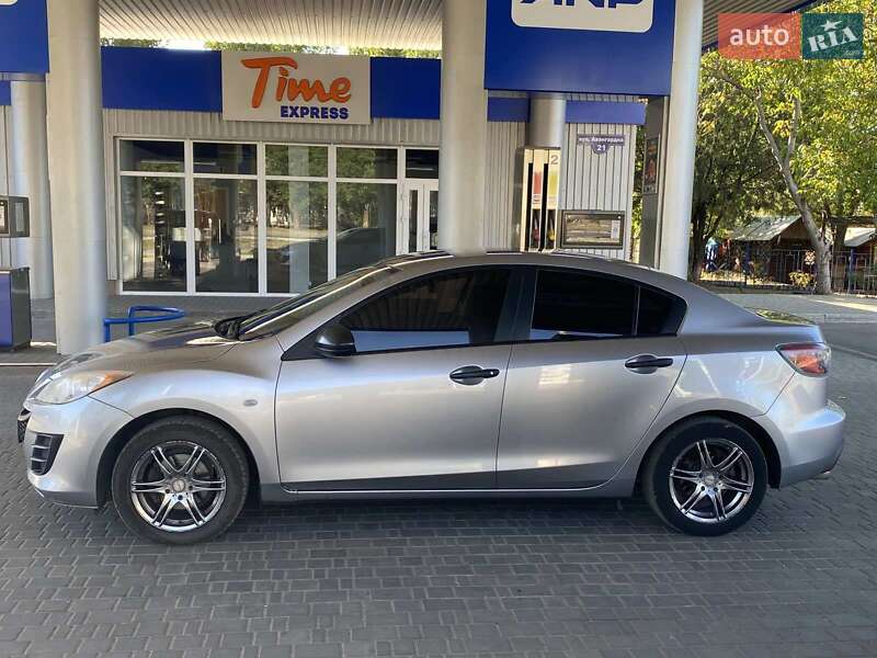 Седан Mazda 3 2010 в Николаеве