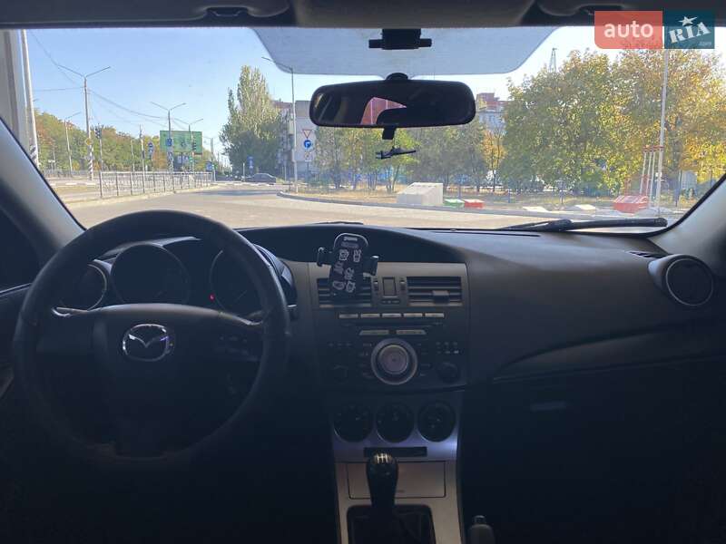 Седан Mazda 3 2010 в Николаеве