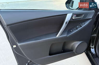 Хэтчбек Mazda 3 2013 в 