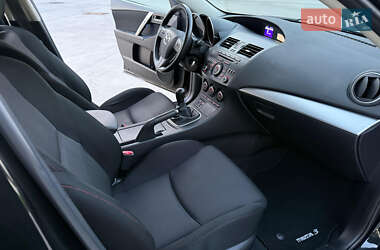 Хэтчбек Mazda 3 2013 в 