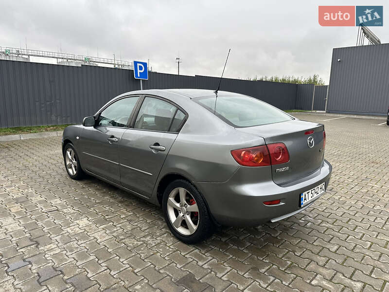 Седан Mazda 3 2004 в Коломые