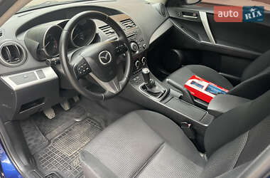 Седан Mazda 3 2012 в Лубнах