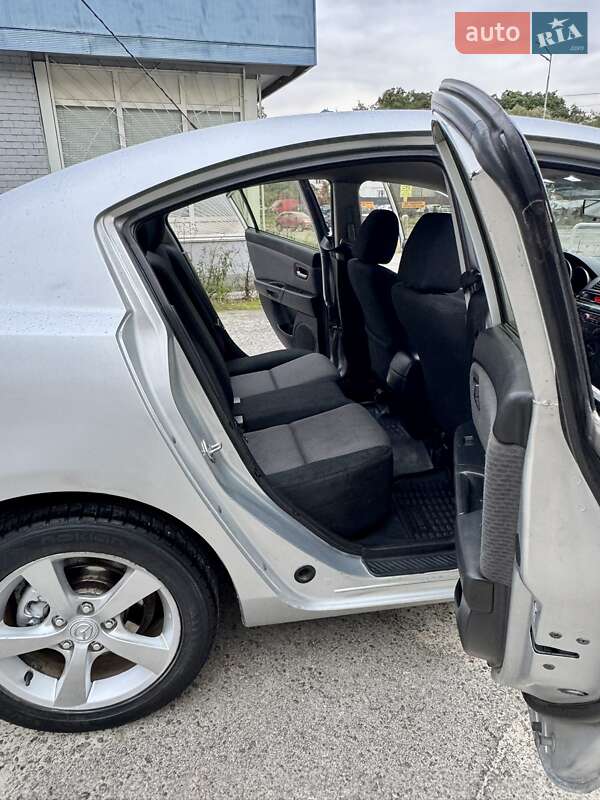 Седан Mazda 3 2006 в Киеве
