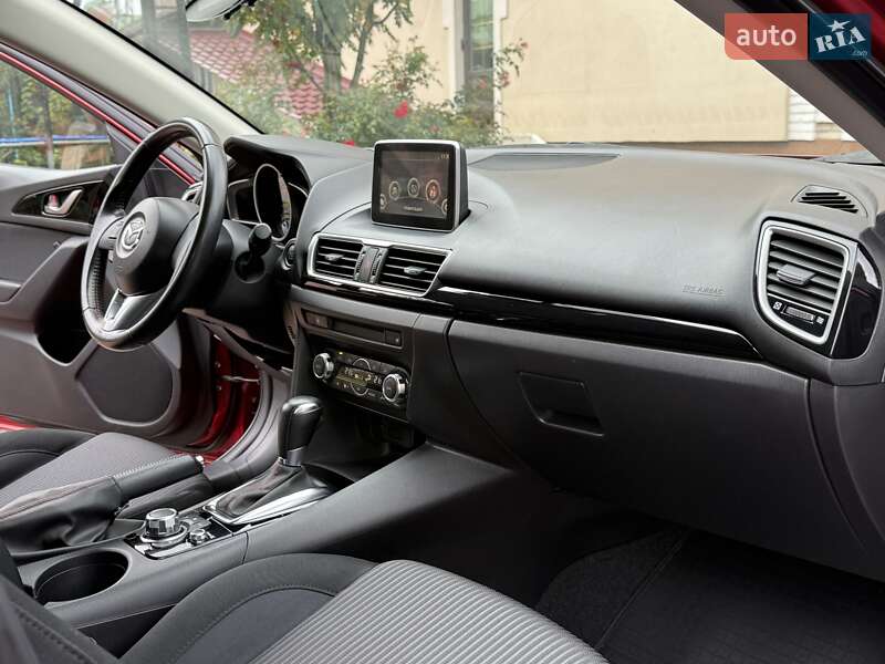 Хэтчбек Mazda 3 2015 в Виннице