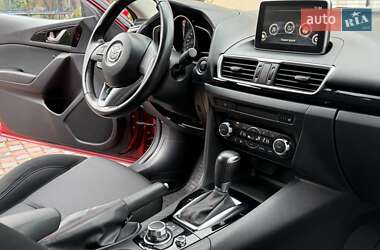 Хэтчбек Mazda 3 2015 в 