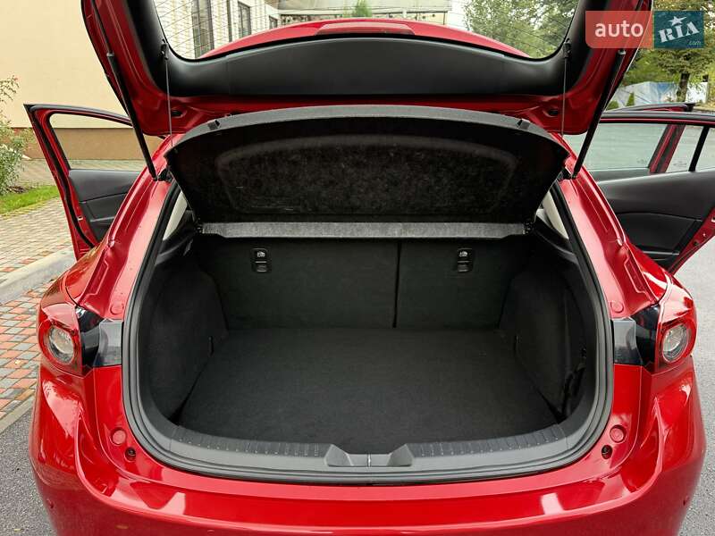 Хэтчбек Mazda 3 2015 в Виннице