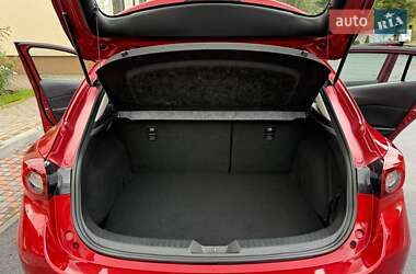 Хэтчбек Mazda 3 2015 в 