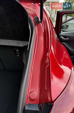 Хэтчбек Mazda 3 2015 в 