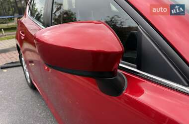 Хэтчбек Mazda 3 2015 в 