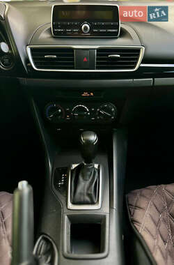 Седан Mazda 3 2014 в 