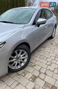 Седан Mazda 3 2016 в 