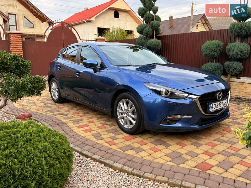 Хэтчбек Mazda 3 2018 в Мукачево