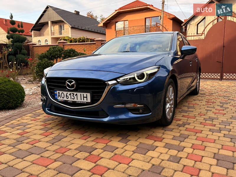 Хэтчбек Mazda 3 2018 в Мукачево