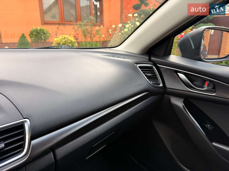 Хэтчбек Mazda 3 2018 в Мукачево